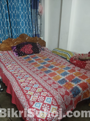 Bed 5/7 feet Queen size